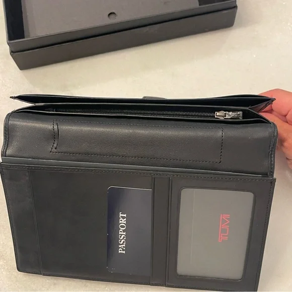 NWOT Tumi Modernist Black Leather Ultimate Travel Organizer Passport Wallet HTF - Picture 5 of 9